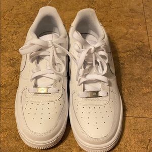 Air Force 1 (White) grade school